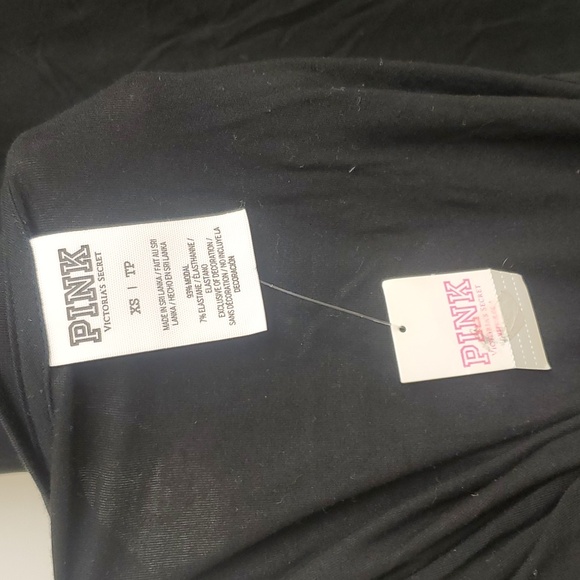 🤩New with tags Pink VS blach short sleeve tee sizes XS & S - Picture 6 of 6